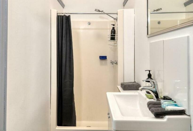 سوئیت با تخت بزرگ, Broadway