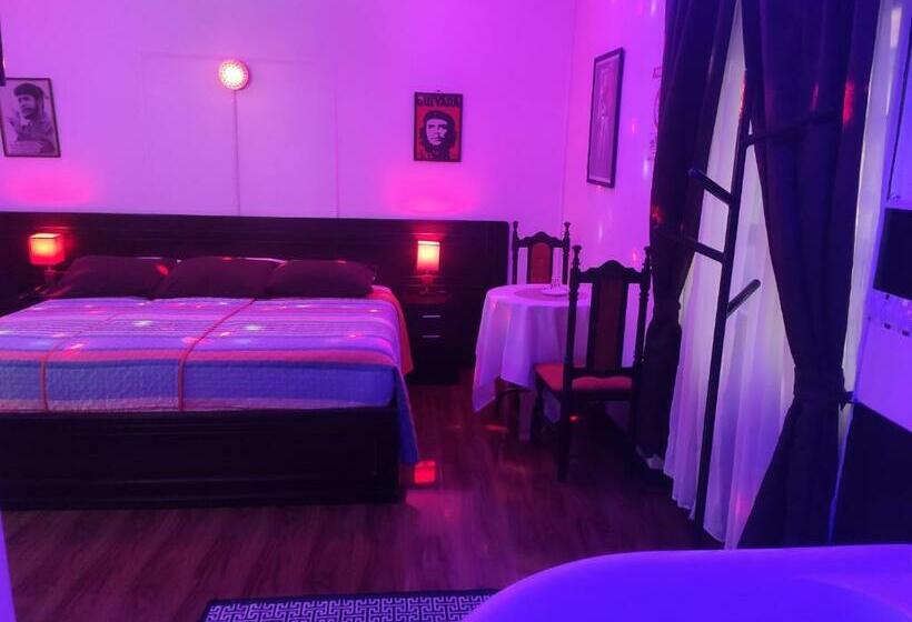 高级套房, El Che No Apto Para Corruptos