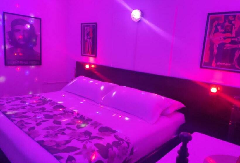 高级套房, El Che No Apto Para Corruptos