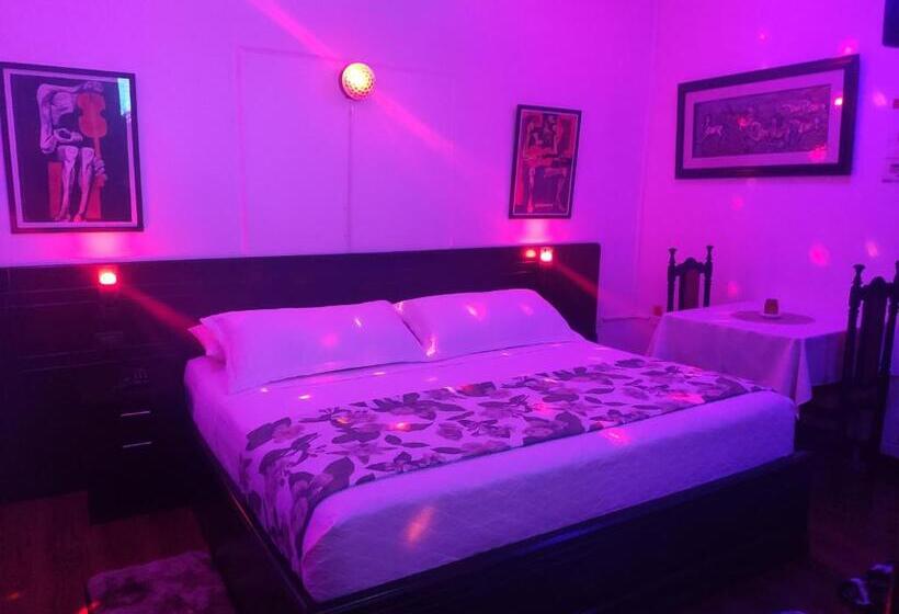 高级套房, El Che No Apto Para Corruptos