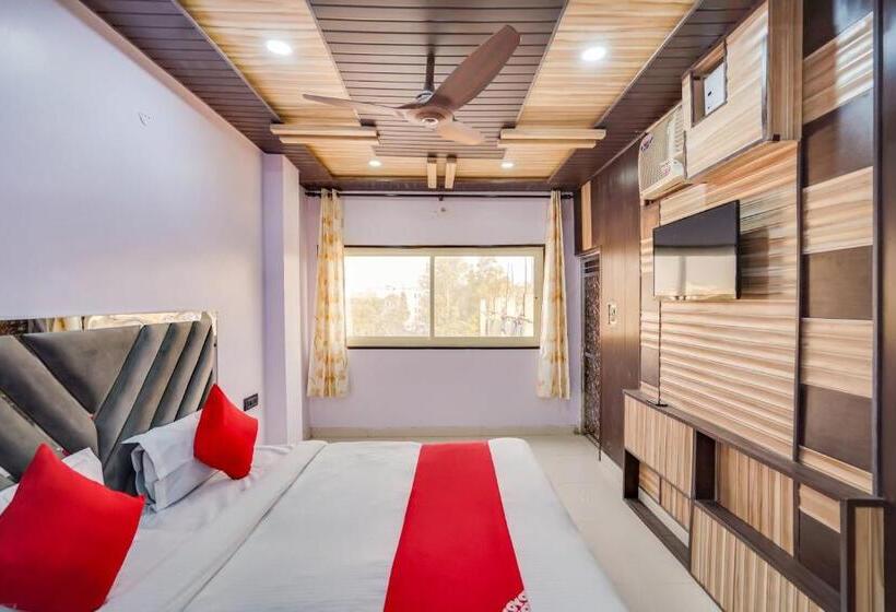 Triple Classic Room, Oyo 77834 Hazel Residency