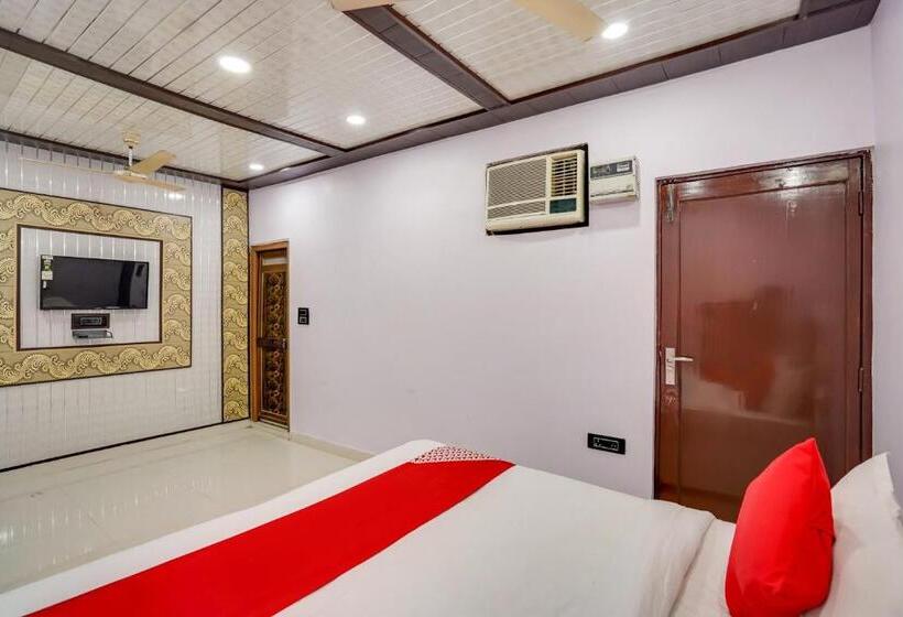 Triple Classic Room, Oyo 77834 Hazel Residency