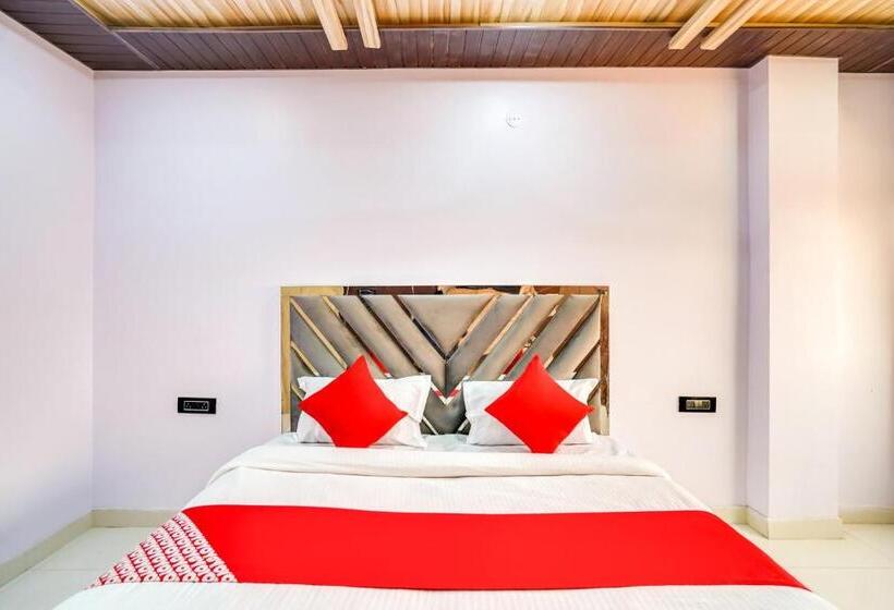 Triple Classic Room, Oyo 77834 Hazel Residency