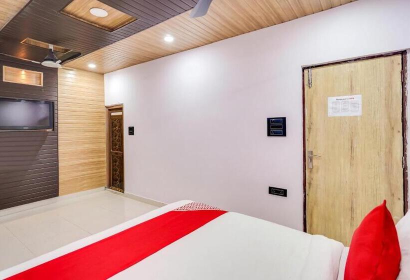 Triple Classic Room, Oyo 77834 Hazel Residency