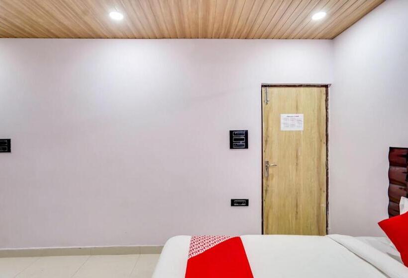 Triple Classic Room, Oyo 77834 Hazel Residency