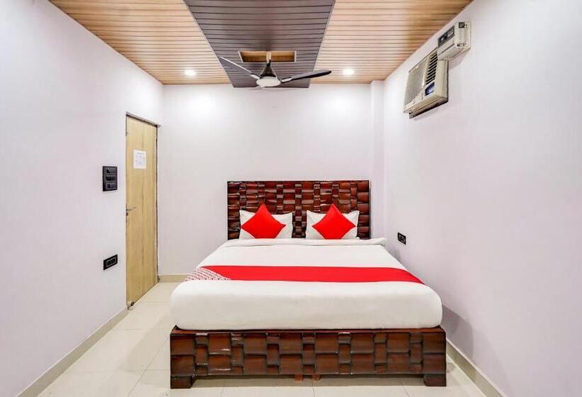 Triple Classic Room, Oyo 77834 Hazel Residency