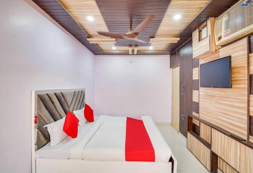 Triple Classic Room, Oyo 77834 Hazel Residency