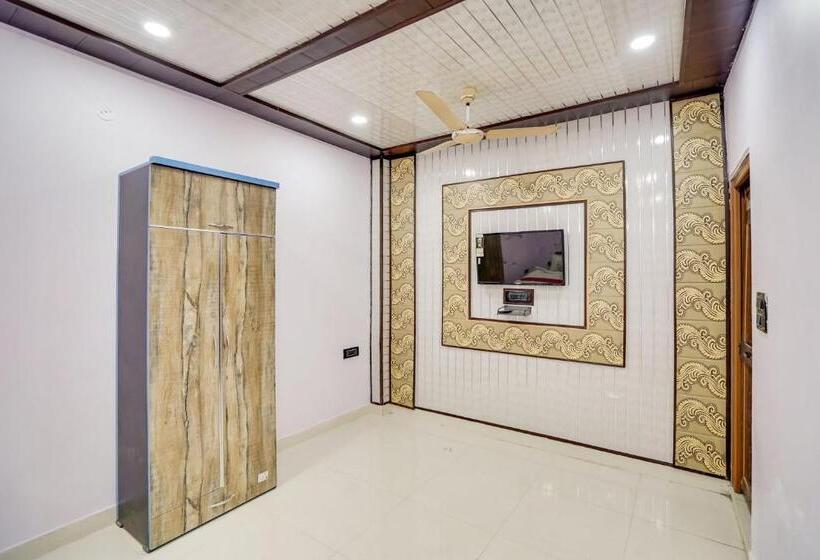 Triple Classic Room, Oyo 77834 Hazel Residency