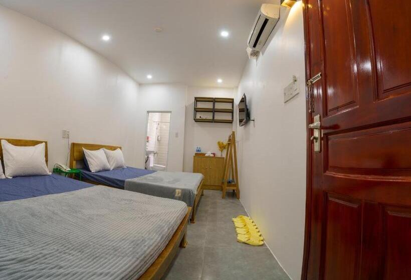 اتاق استاندارد سه نفره, Mekong 69 Hostel