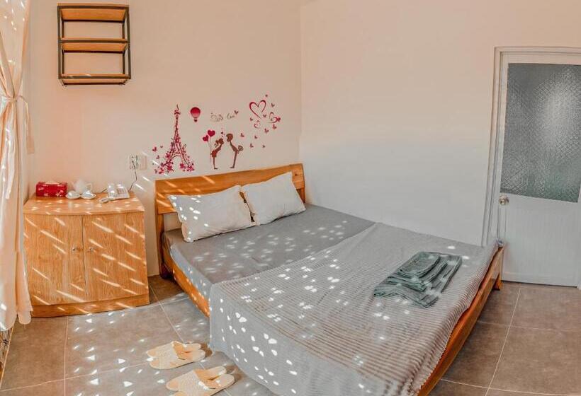 سوییت سوپریور, Mekong 69 Hostel