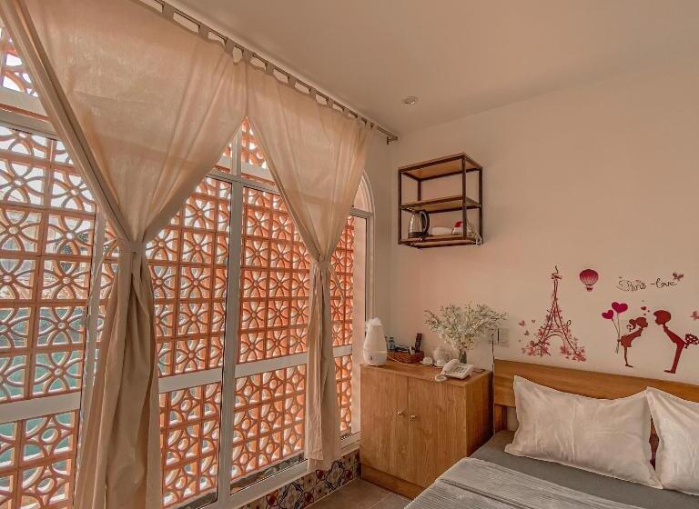 سوییت سوپریور, Mekong 69 Hostel