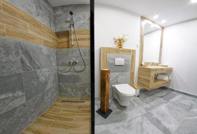 חדר דלוקס, Aquarius Boutique