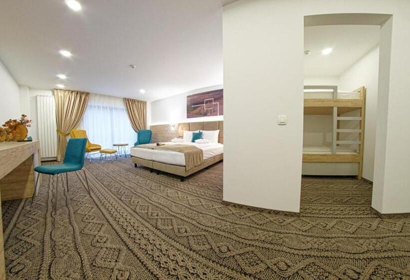 חדר משפחתי, Aquarius Boutique