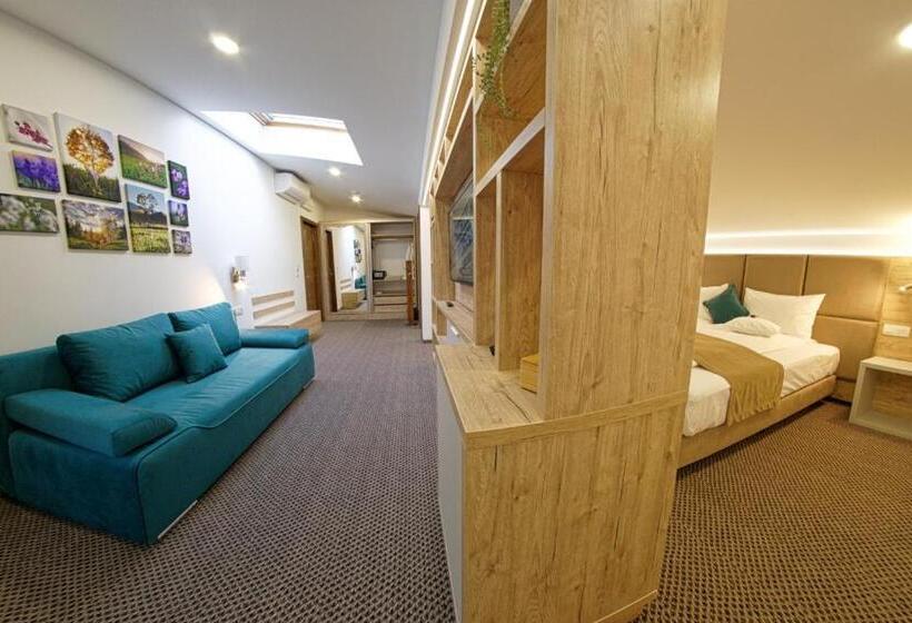 סוויטת ג'וניור, Aquarius Boutique