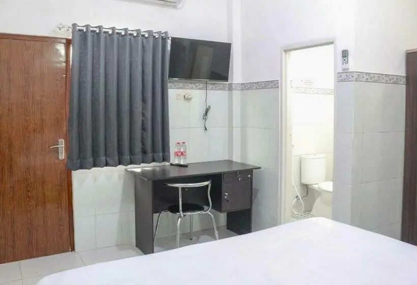 スタンダードルーム, Hp Residence Mitra Reddoorz Near Alun Alun Kediri