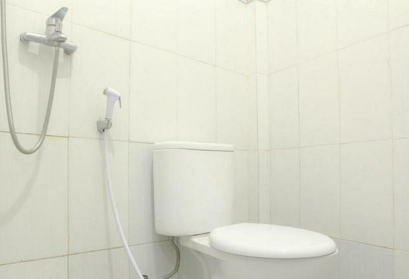 غرفة قياسية, Hp Residence Mitra Reddoorz Near Alun Alun Kediri