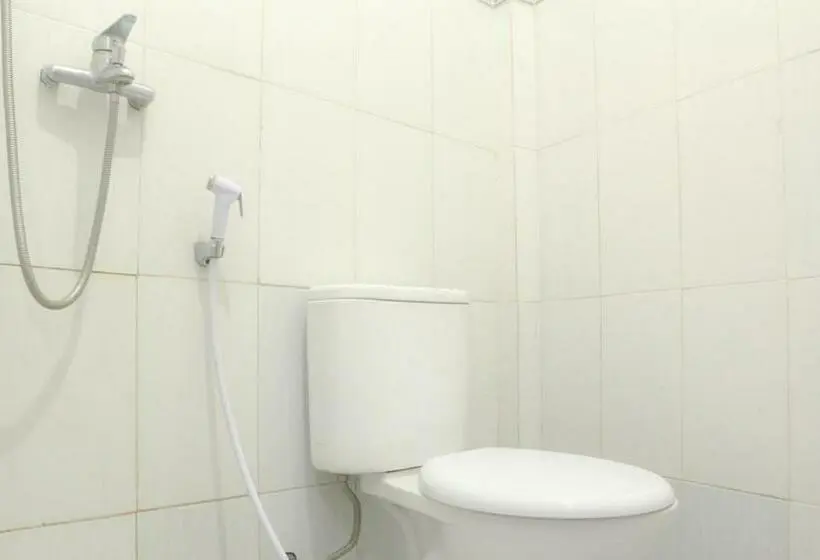 スタンダードルーム, Hp Residence Mitra Reddoorz Near Alun Alun Kediri