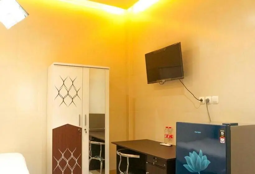 デラックスルーム, Hp Residence Mitra Reddoorz Near Alun Alun Kediri