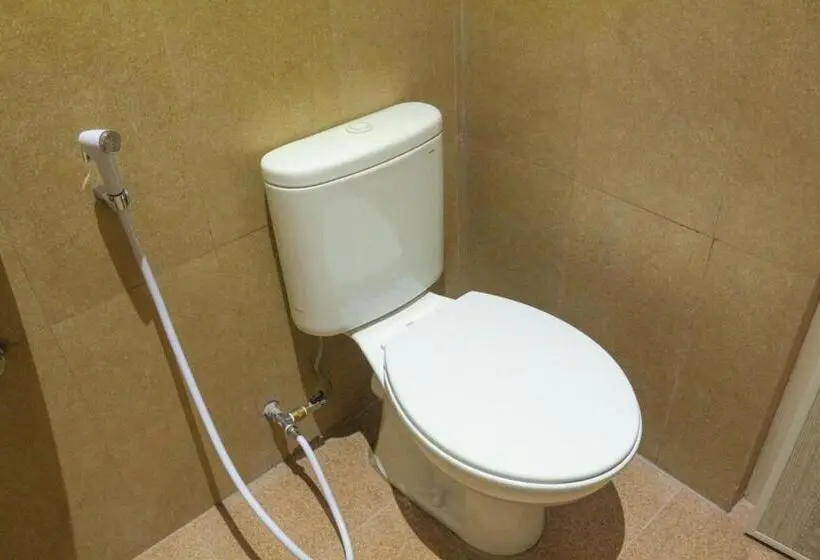 デラックスルーム, Hp Residence Mitra Reddoorz Near Alun Alun Kediri