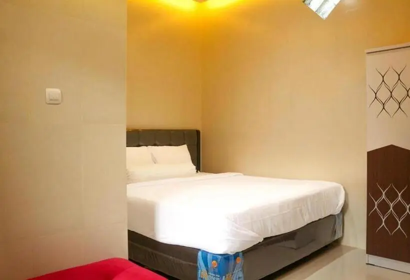 デラックスルーム, Hp Residence Mitra Reddoorz Near Alun Alun Kediri