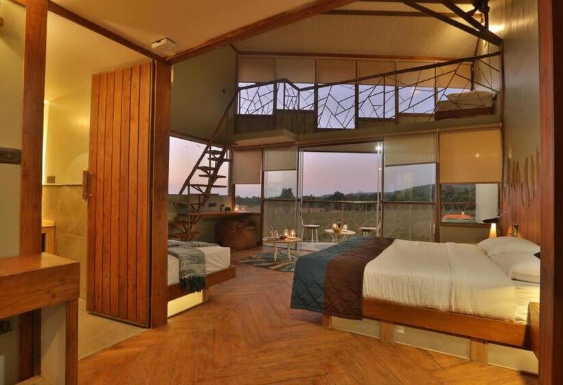 디럭스 룸 호수 전망, Tadoba Jungle Camp