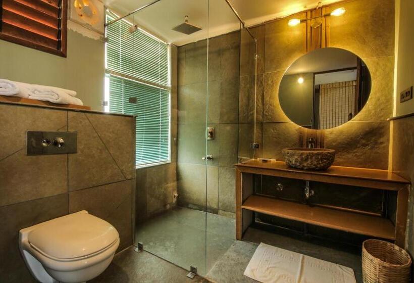 디럭스 룸 호수 전망, Tadoba Jungle Camp