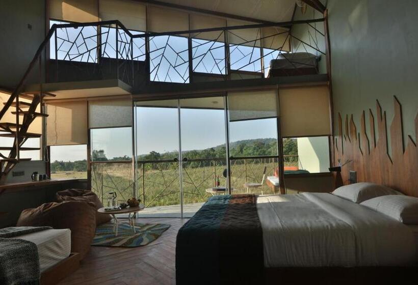 디럭스 룸 호수 전망, Tadoba Jungle Camp