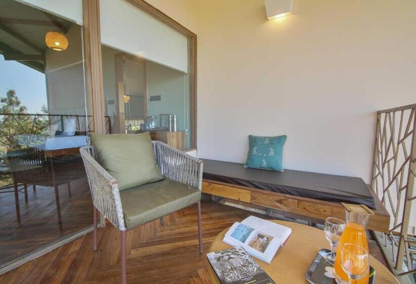 발코니 디럭스 룸, Tadoba Jungle Camp