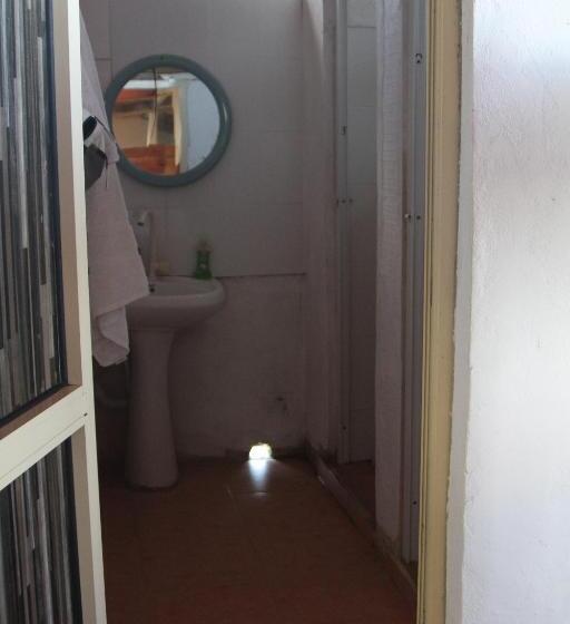 共用房间的床, Homeland Swahili Lodge Nungwi Backpacker Apartments Budget