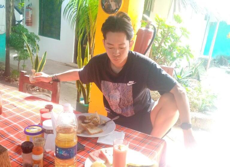 共用房间的床, Homeland Swahili Lodge Nungwi Backpacker Apartments Budget