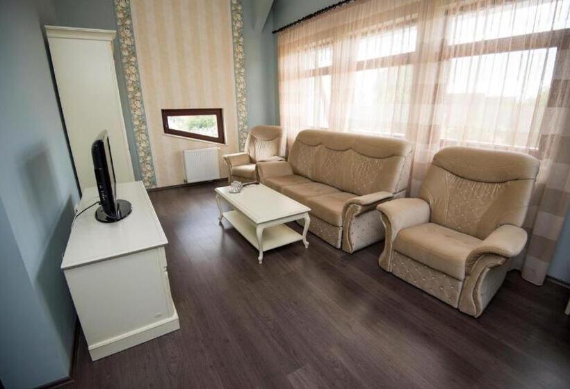 Family Suite, Pensiunea 1 Mai