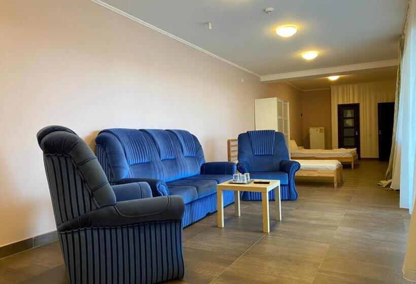 Family Suite, Pensiunea 1 Mai