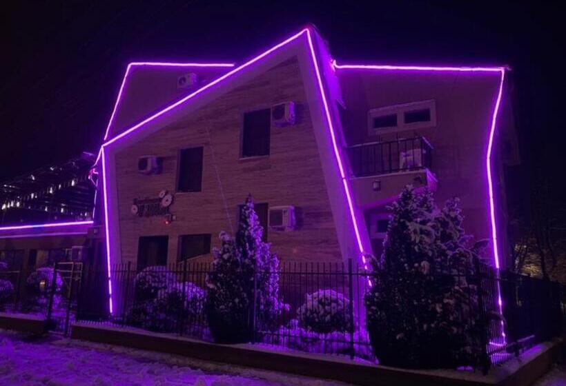 Дом 1 Спальня, Pensiunea 1 Mai