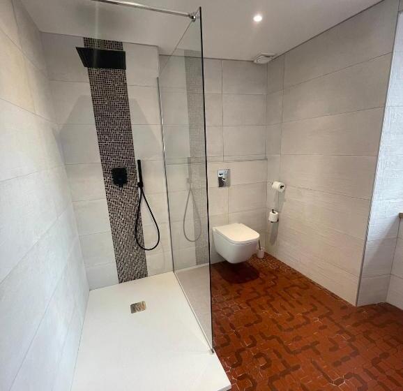 스탠다드 스튜디오, Les Sagranières