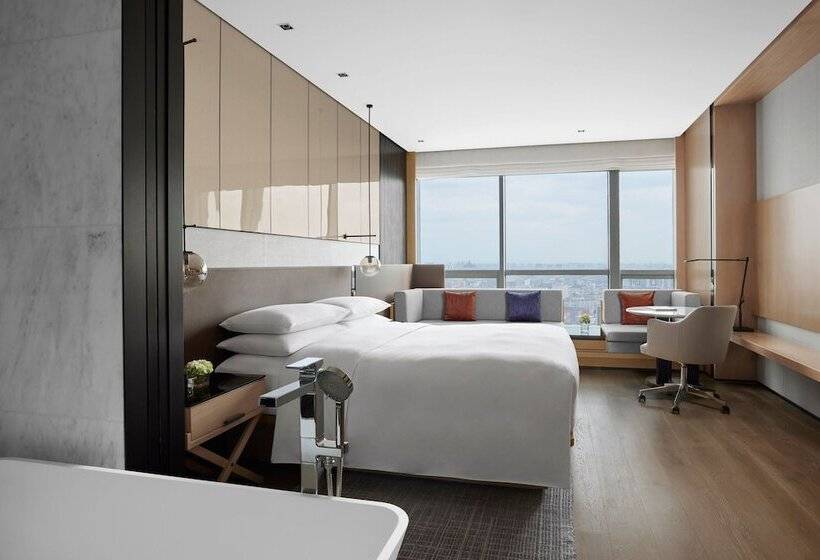 Executive Suite, Shenyang Marriott