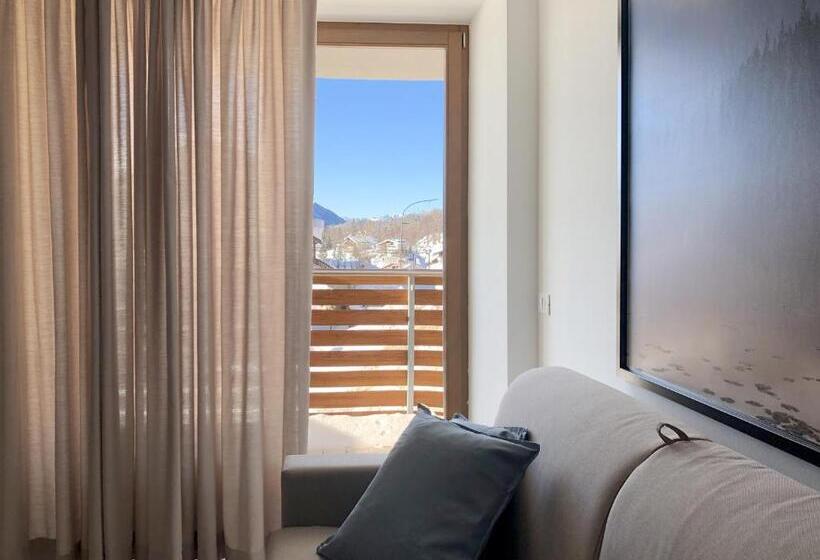 Апартаменты 1 Спальня с Видом, Residence Aurora