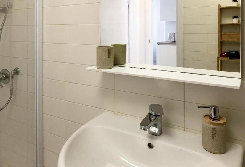 דירה בת חדר שינה 1 עם מרפסת, Residence Aurora