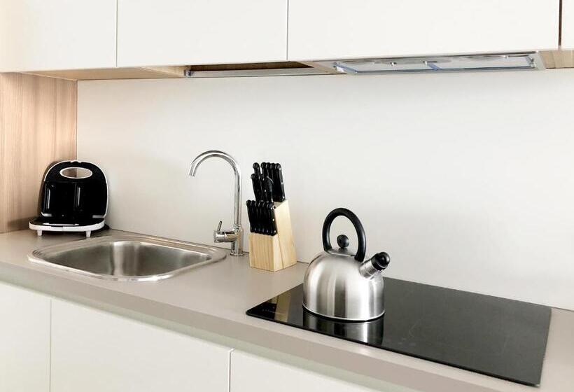 דירה בת חדר שינה 1 עם מרפסת, Residence Aurora