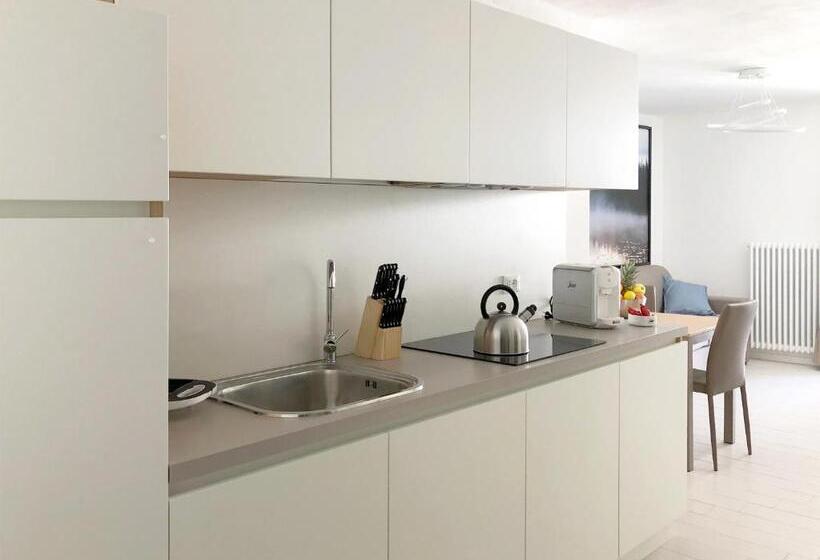 דירה בת חדר שינה 1 עם מרפסת, Residence Aurora