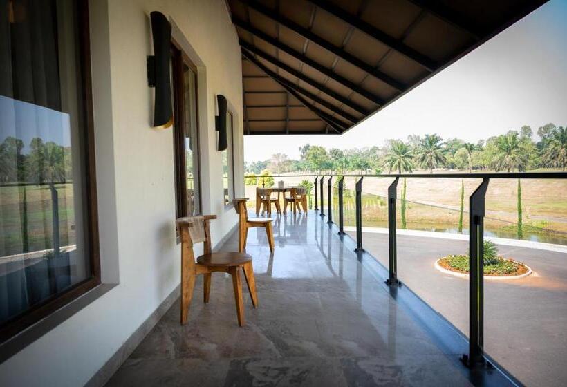 سوئیت با بالکن, Kimmane Golf Resort