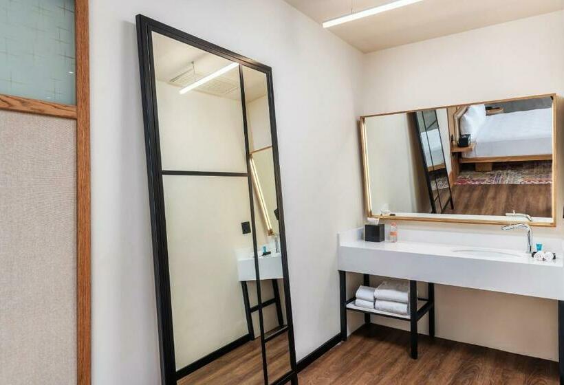 اتاق استاندارد با تخت بزرگ, Aloft Tulum