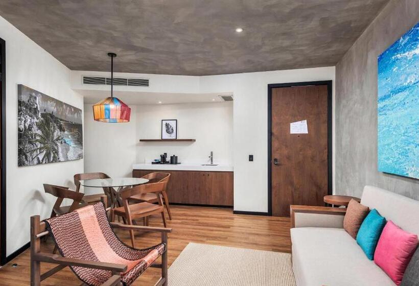 سوئیت با تخت بزرگ, Aloft Tulum