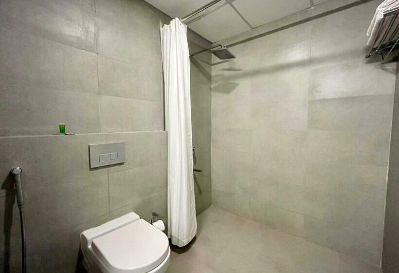 Quarto Deluxe, The Golden Sands