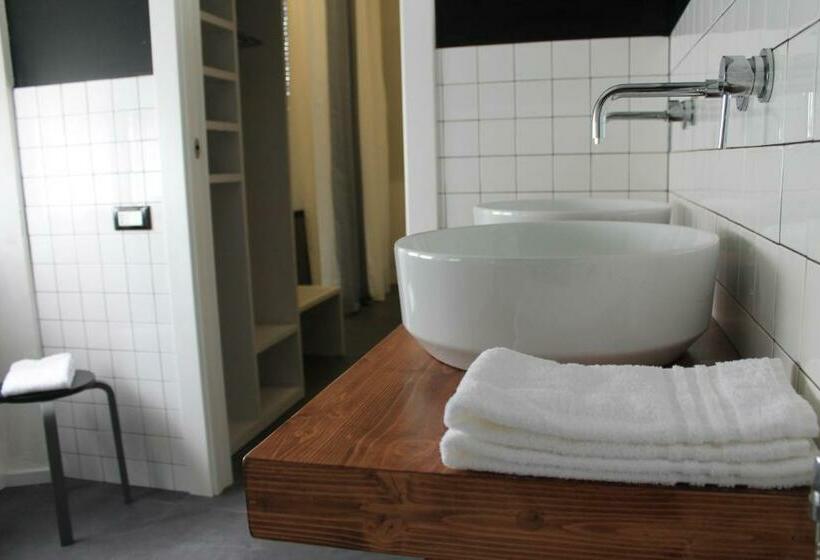 اتاق لوکس, Casa Mirko B & B Con Stazione Ricarica Auto Elettriche Parcheggio Privato Auto Moto Biciclette