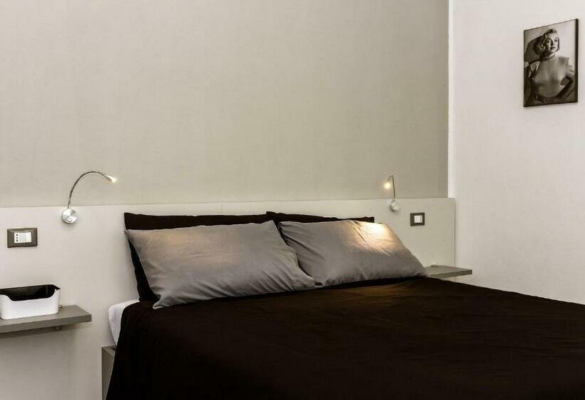 اتاق لوکس, Casa Mirko B & B Con Stazione Ricarica Auto Elettriche Parcheggio Privato Auto Moto Biciclette