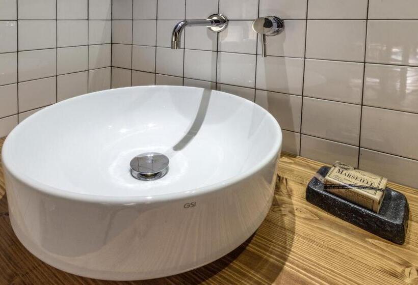 اتاق لوکس, Casa Mirko B & B Con Stazione Ricarica Auto Elettriche Parcheggio Privato Auto Moto Biciclette