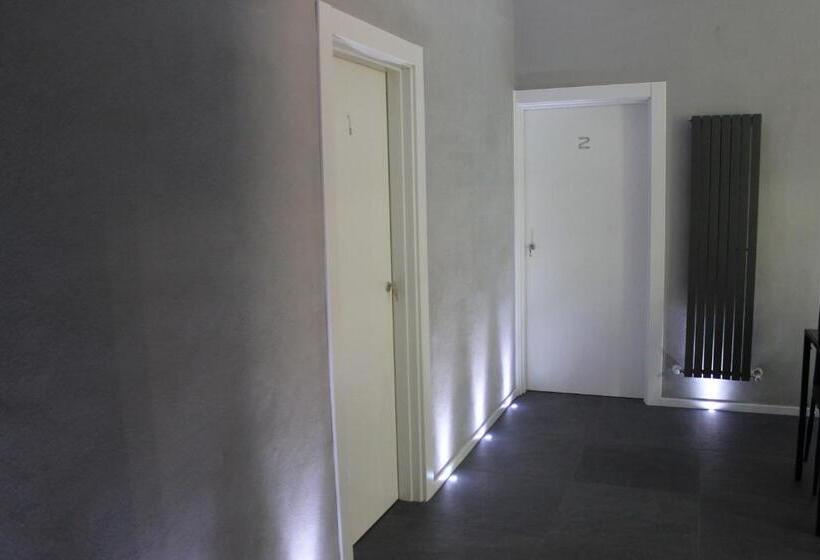 اتاق لوکس, Casa Mirko B & B Con Stazione Ricarica Auto Elettriche Parcheggio Privato Auto Moto Biciclette