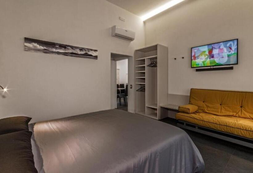 اتاق لوکس, Casa Mirko B & B Con Stazione Ricarica Auto Elettriche Parcheggio Privato Auto Moto Biciclette