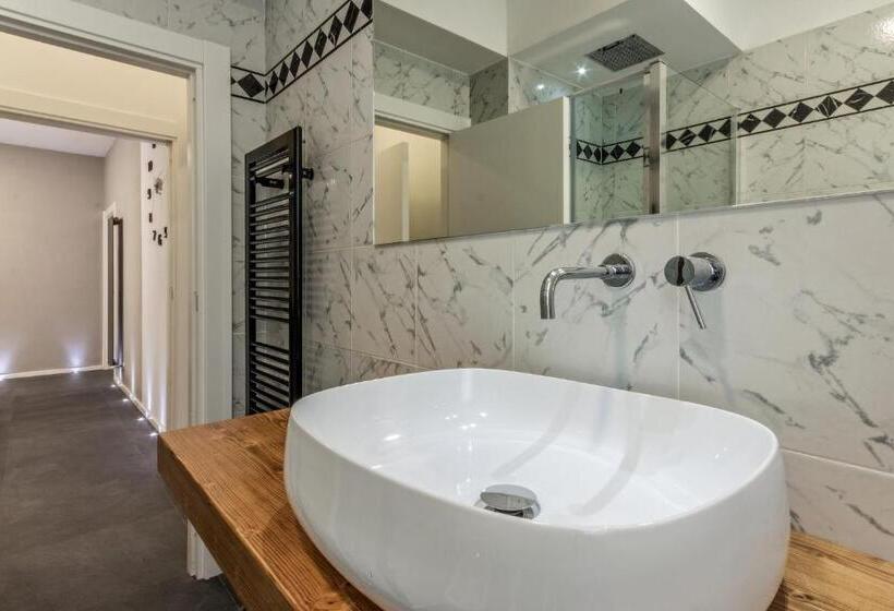 اتاق لوکس, Casa Mirko B & B Con Stazione Ricarica Auto Elettriche Parcheggio Privato Auto Moto Biciclette