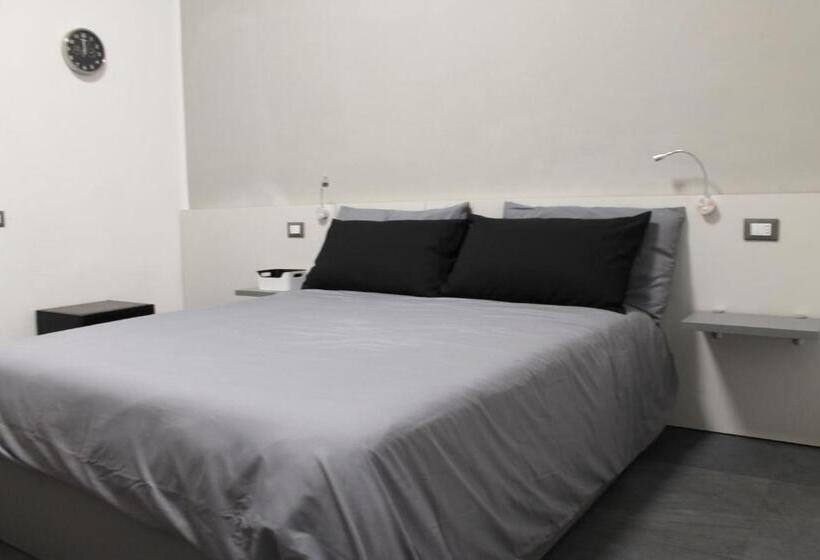 اتاق لوکس, Casa Mirko B & B Con Stazione Ricarica Auto Elettriche Parcheggio Privato Auto Moto Biciclette